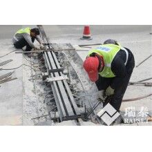 橋頭跳車現(xiàn)象是橋梁伸縮縫的什么問題導(dǎo)致的呢？