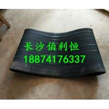 專業(yè)供應攪拌機配件，中聯(lián)攪拌機配件，中聯(lián)HZS120P型下料斗膠桶